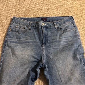 NYDJ Jeans - NYDJ SZ 16 light blue denim Ankle cuff jean NYDJ Jeans - NYDJ SZ 16 light blue denim Ankle cuff jean